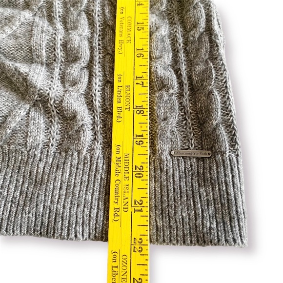 🌸Abercrombie and Fitch🌸 long sleeve gray sweater size small - Picture 9 of 10